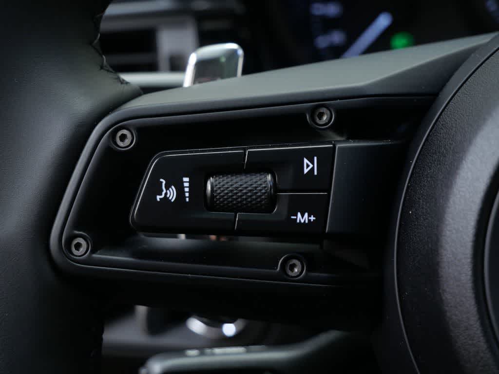 Thumbnail: 2025 Porsche Macan - 22