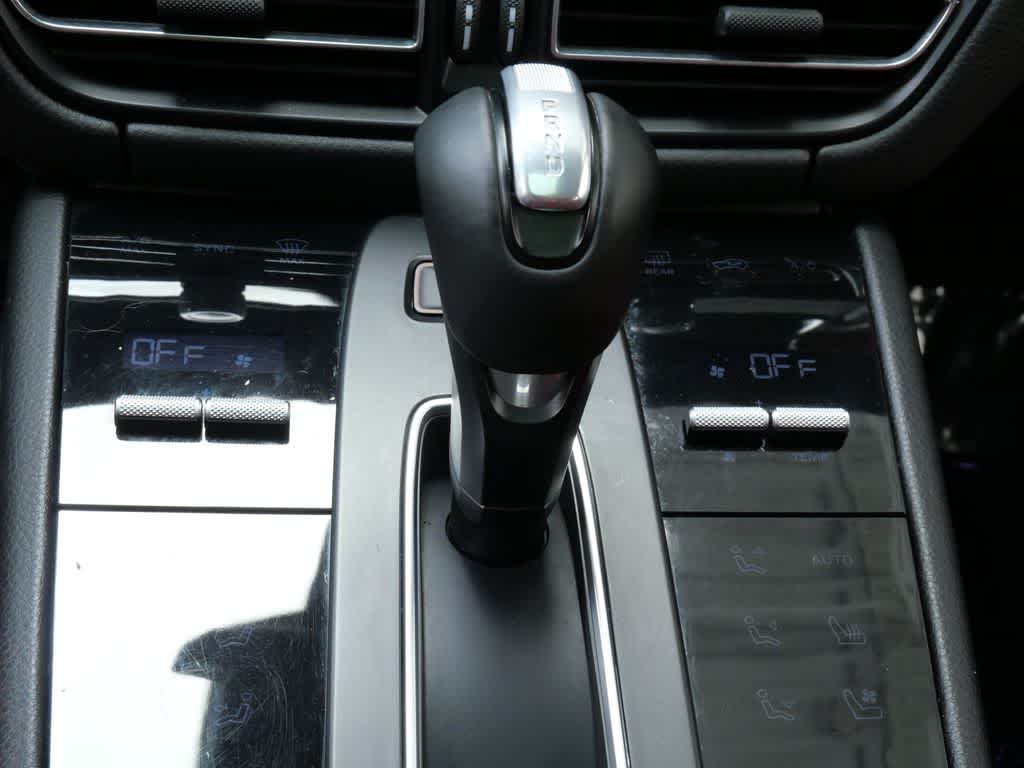Thumbnail: 2023 Porsche Macan - 21