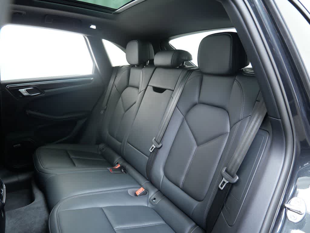 Thumbnail: 2024 Porsche Macan - 13