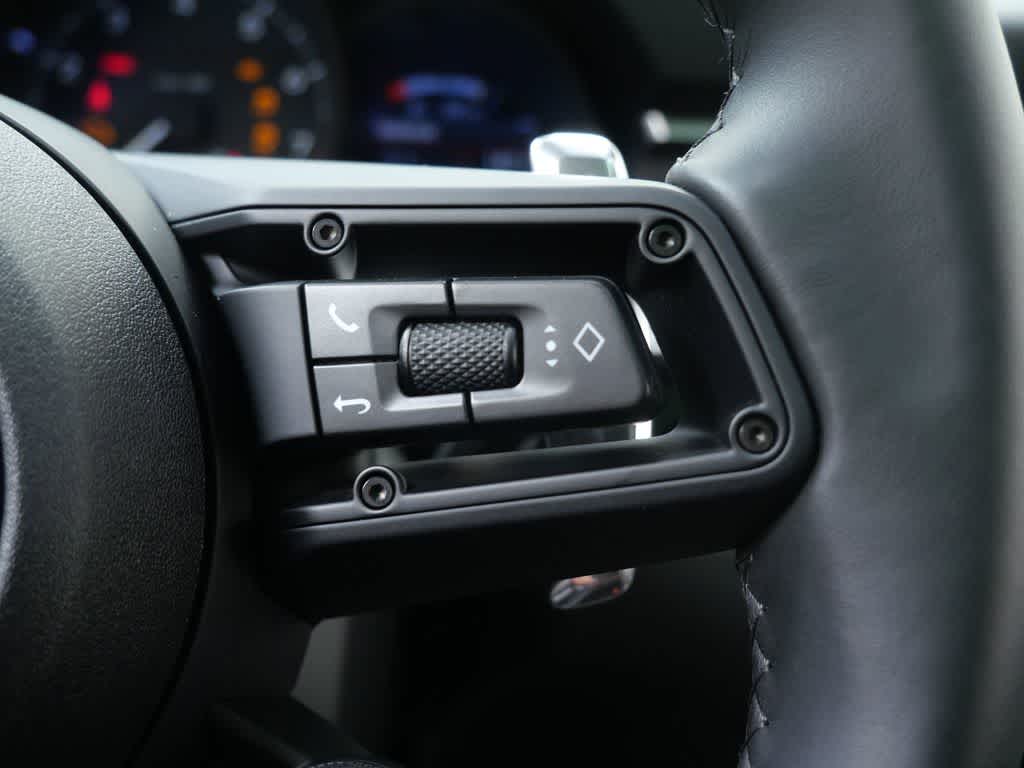 Thumbnail: 2025 Porsche Macan - 21