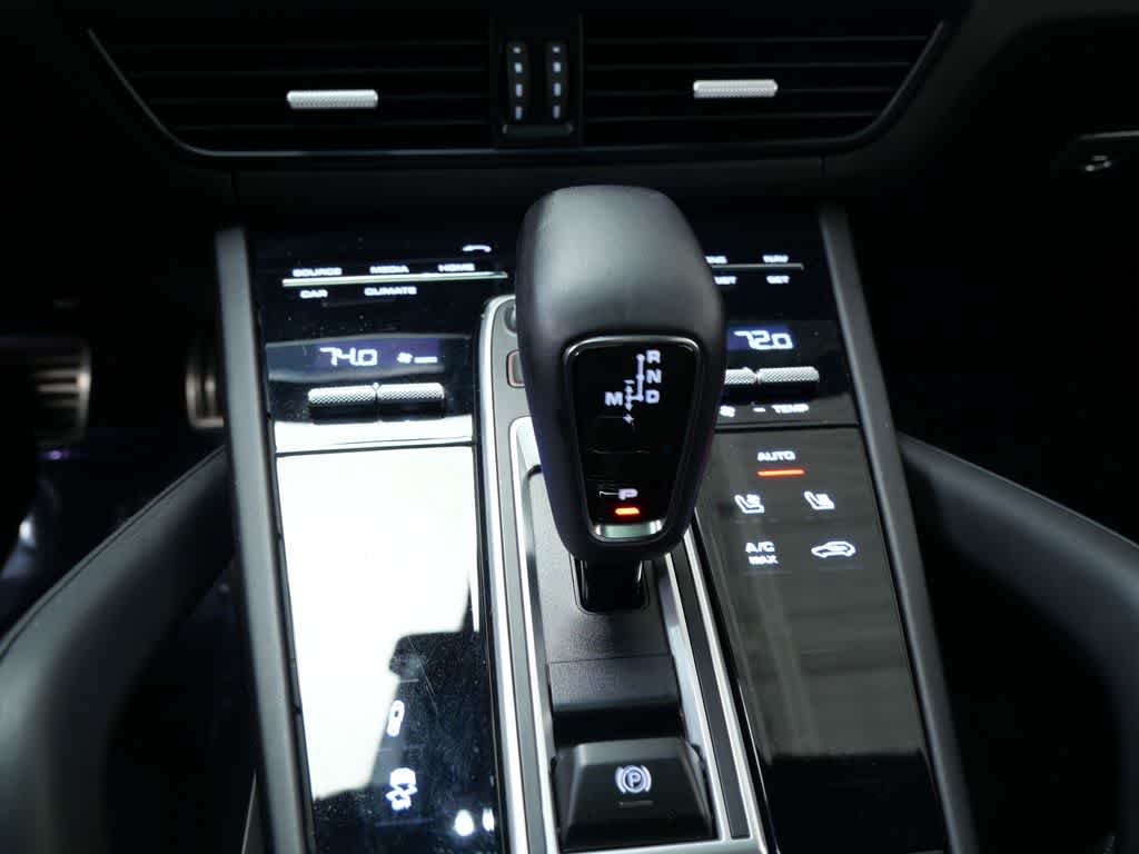 Thumbnail: 2023 Porsche Cayenne - 21