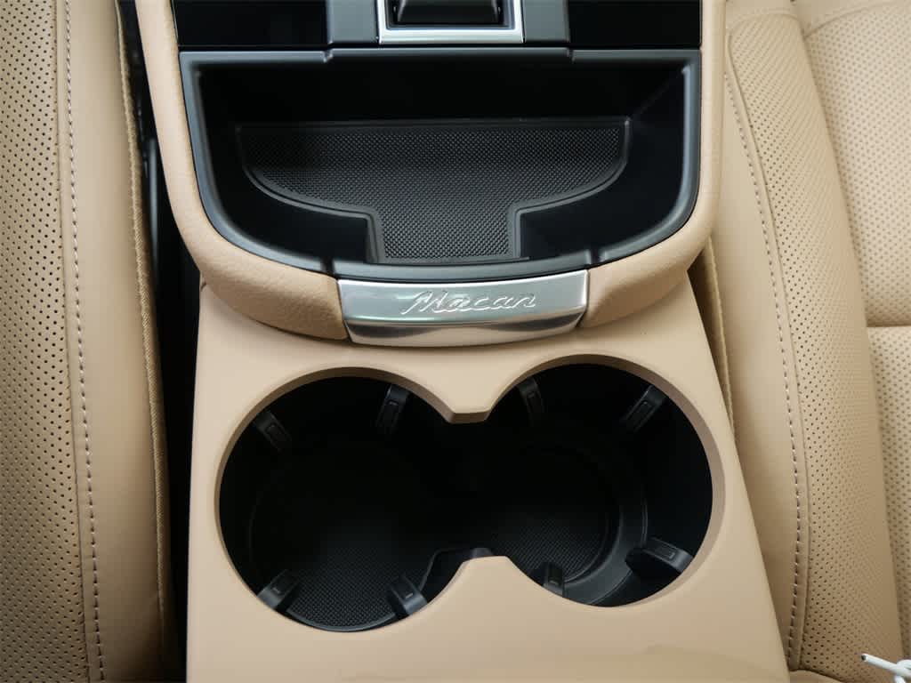 Thumbnail: 2026 Porsche Macan - 22