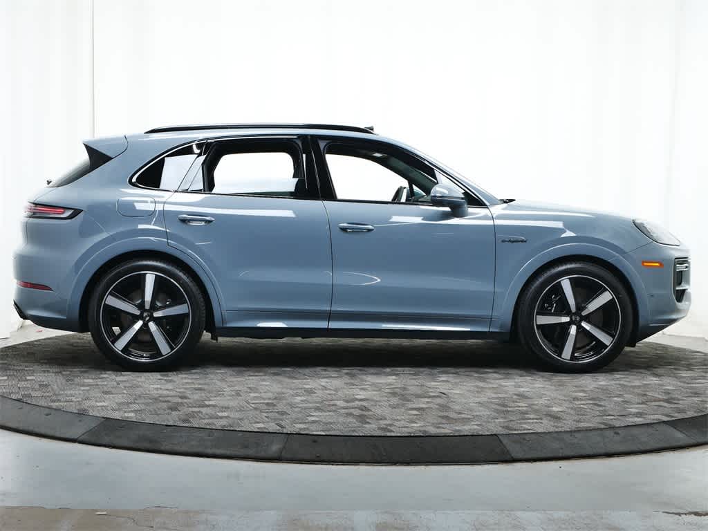 Thumbnail: 2025 Porsche Cayenne - 8