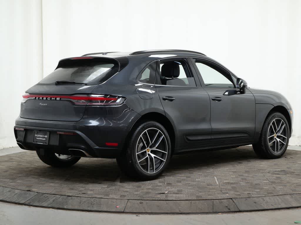 Thumbnail: 2026 Porsche Macan - 7
