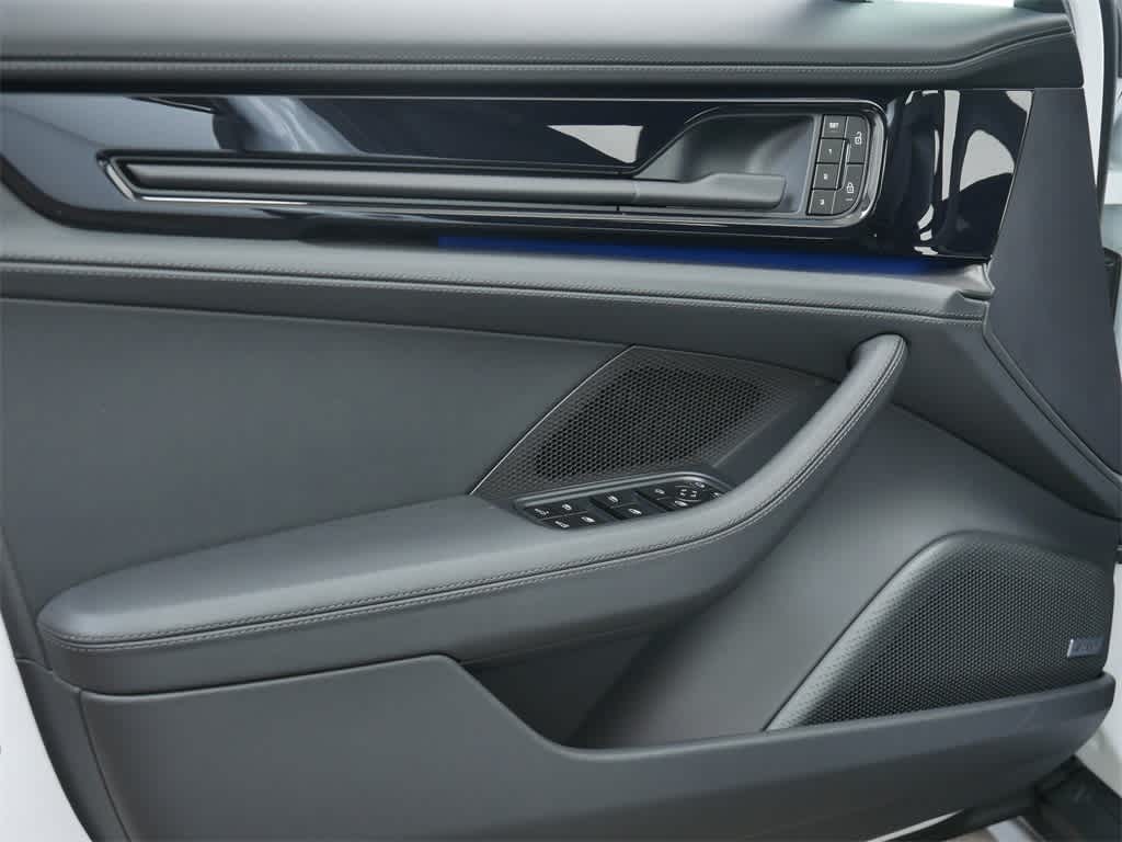 Thumbnail: 2026 Porsche Panamera - 11