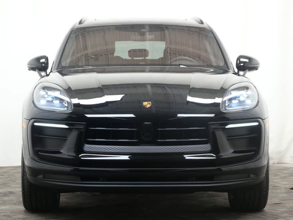 Thumbnail: 2025 Porsche Macan - 10