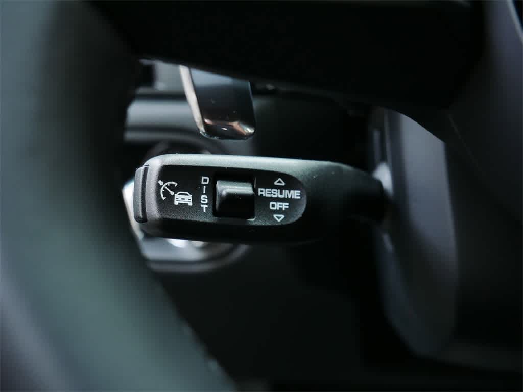 Thumbnail: 2026 Porsche Macan - 19