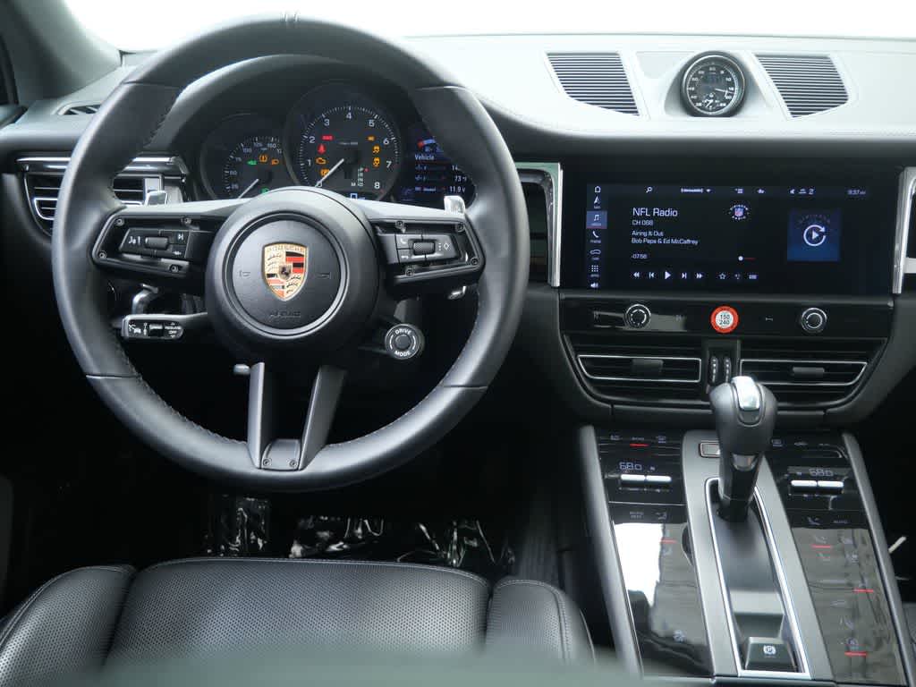 Thumbnail: 2025 Porsche Macan - 16