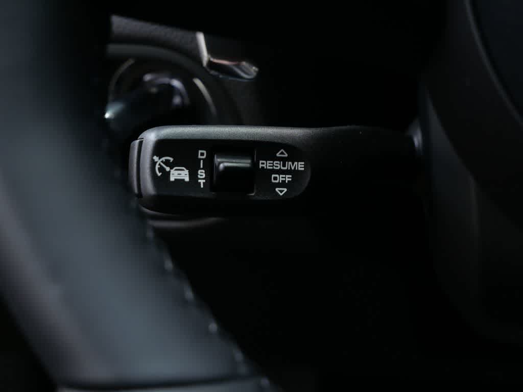 Thumbnail: 2026 Porsche Macan - 26