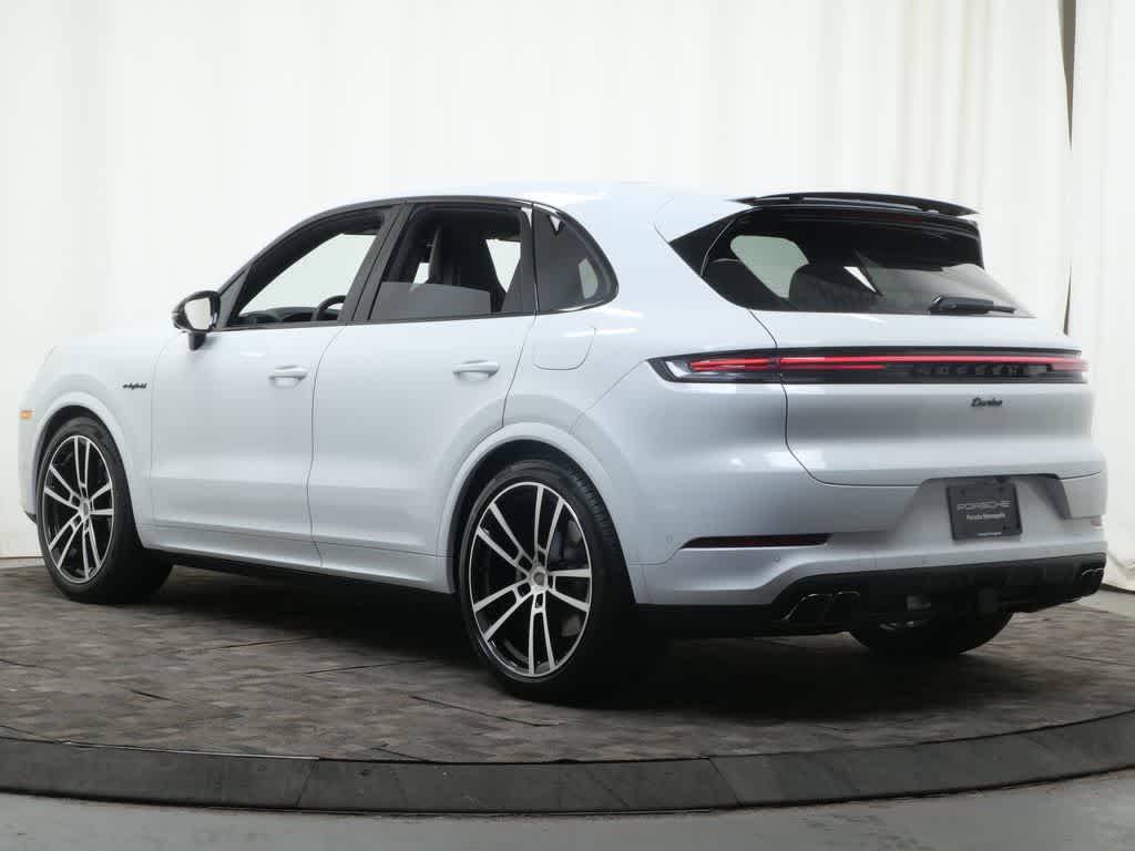 Thumbnail: 2026 Porsche Cayenne - 3