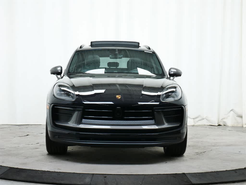 Thumbnail: 2025 Porsche Macan - 10