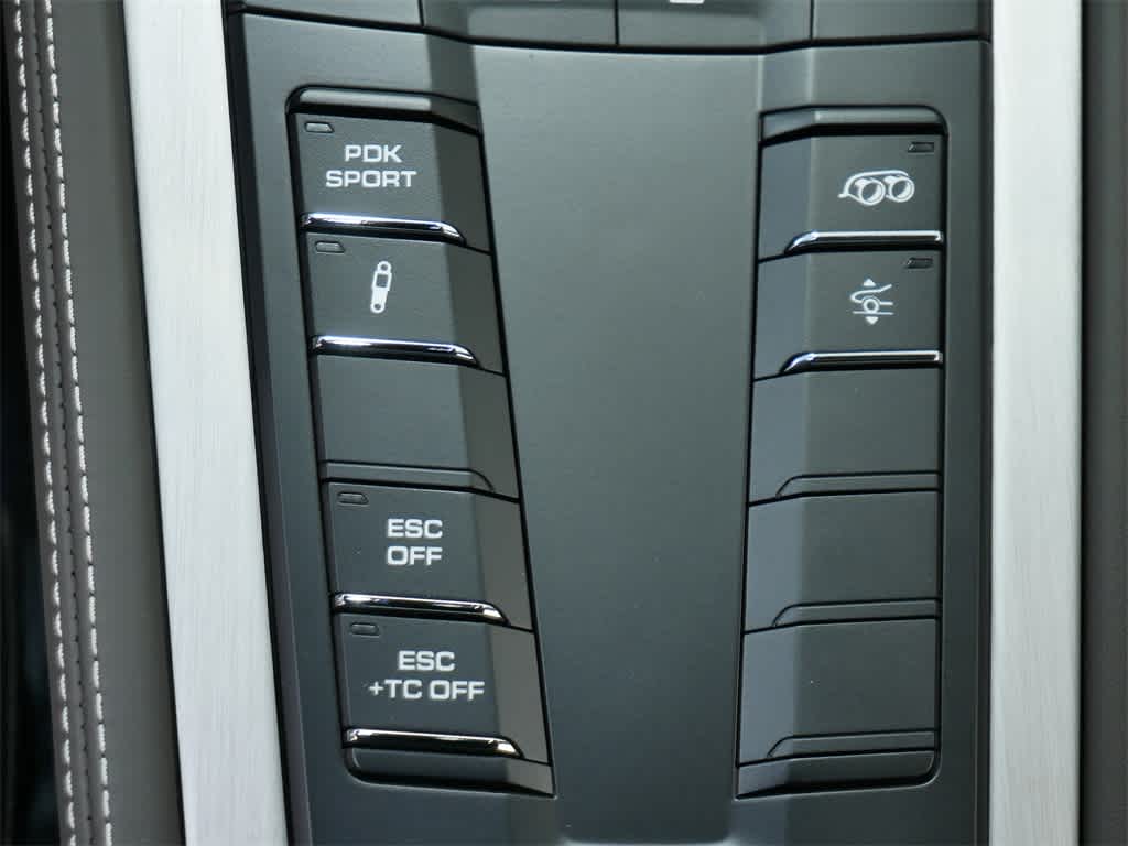 Thumbnail: 2023 Porsche 718 Cayman - 17