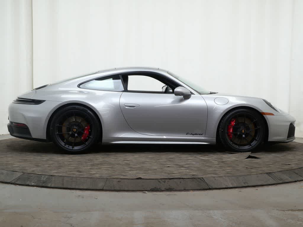 Thumbnail: 2026 Porsche 911 - 8