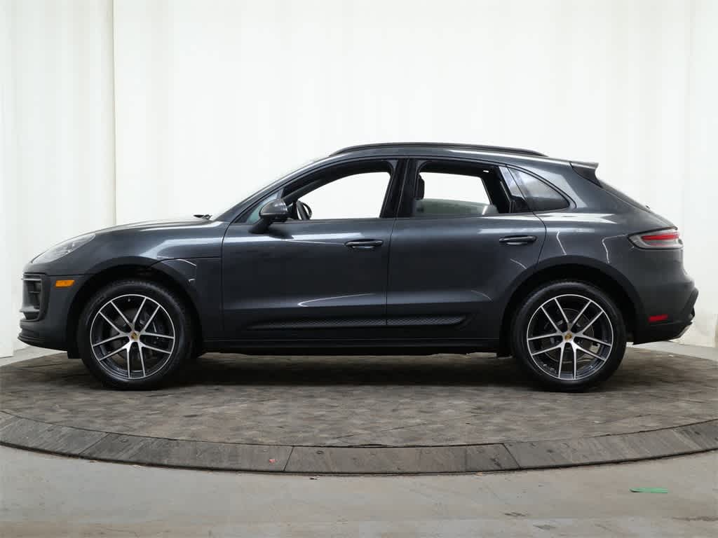 Thumbnail: 2026 Porsche Macan - 2