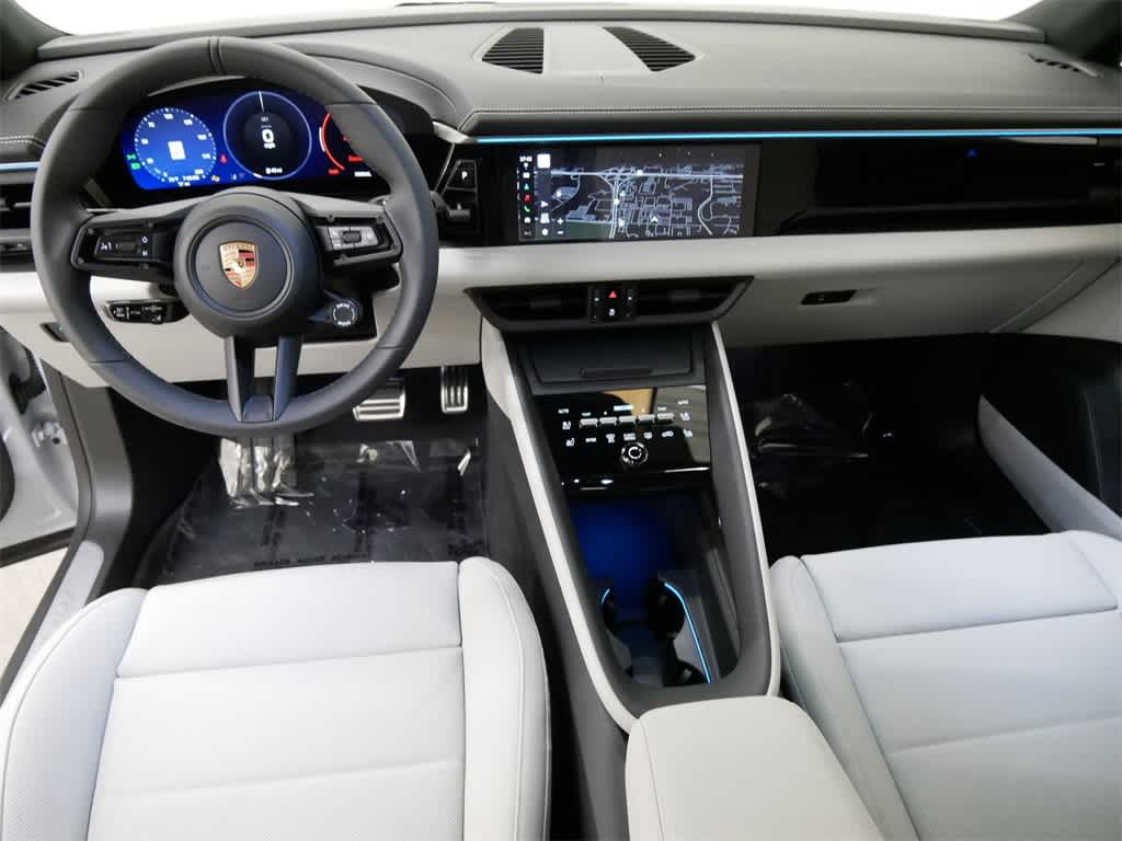 Thumbnail: 2025 Porsche Macan - 13