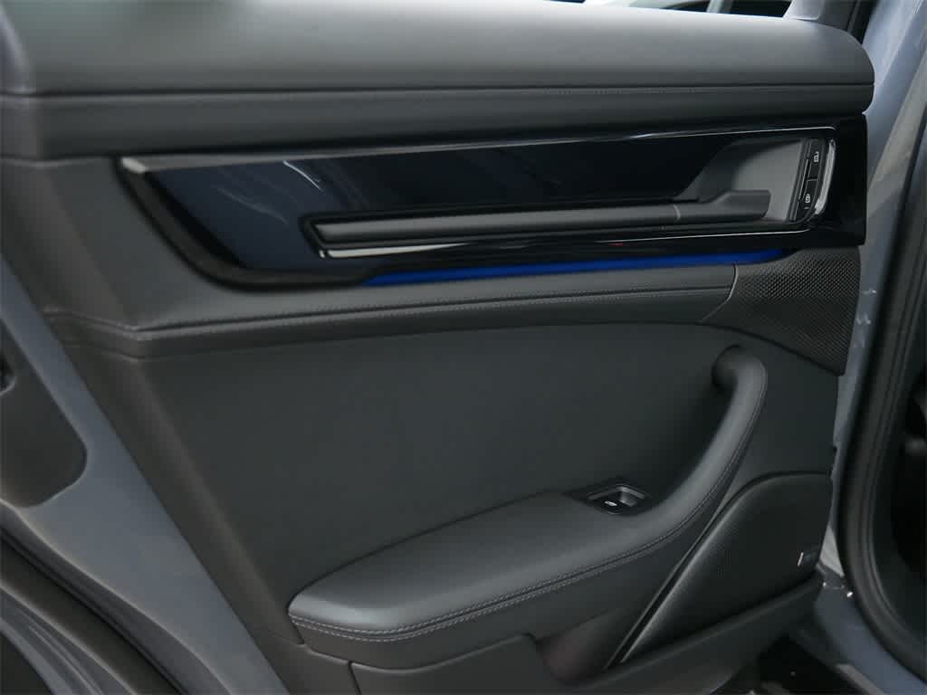 Thumbnail: 2026 Porsche Panamera - 14