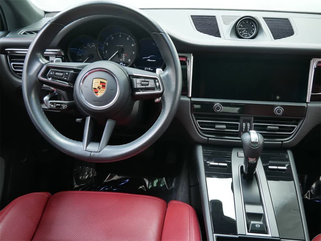 Thumbnail: 2023 Porsche Macan - 16