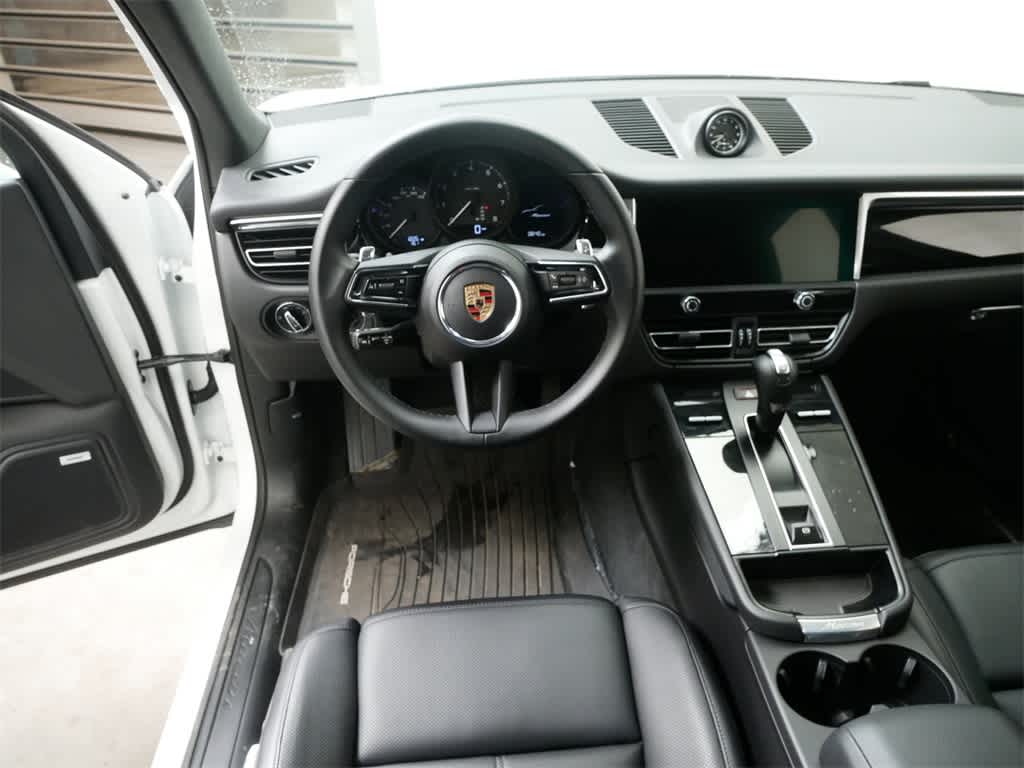Thumbnail: 2025 Porsche Macan - 15