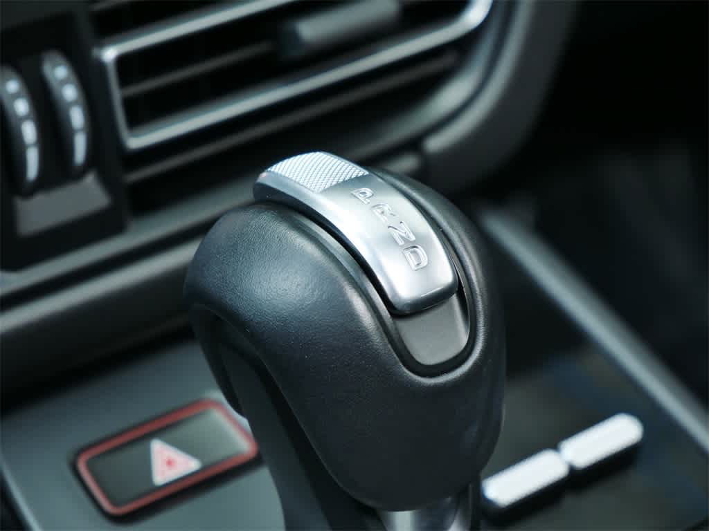 Thumbnail: 2025 Porsche Macan - 26