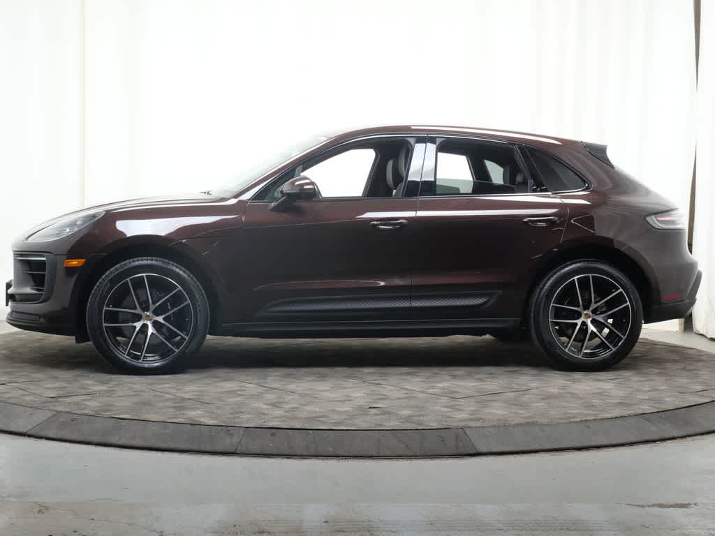Thumbnail: 2022 Porsche Macan - 2