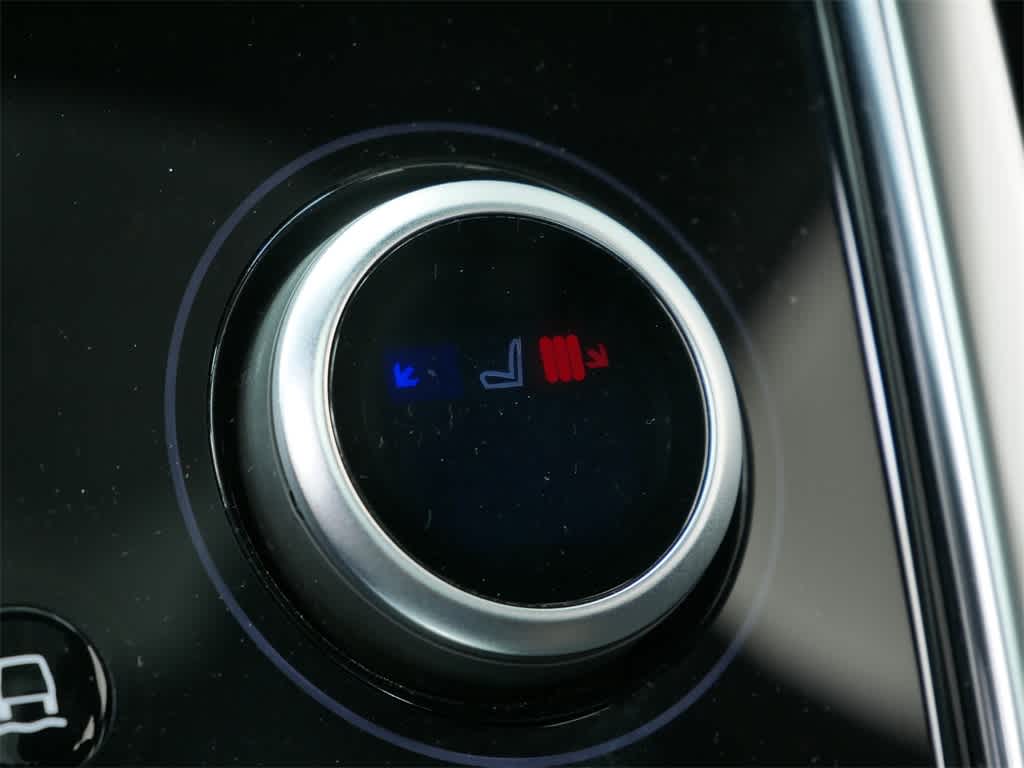 Thumbnail: 2022 Land Rover Discovery Sport - 27