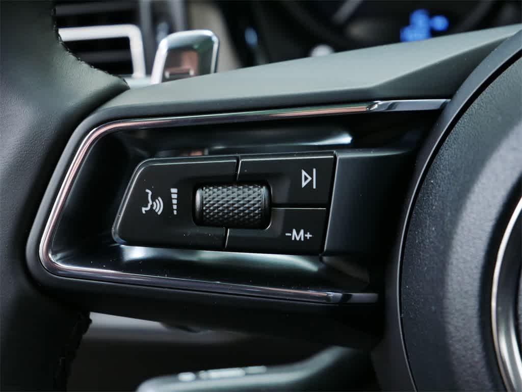 Thumbnail: 2026 Porsche Macan - 21