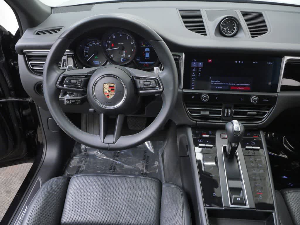 Thumbnail: 2023 Porsche Macan - 16