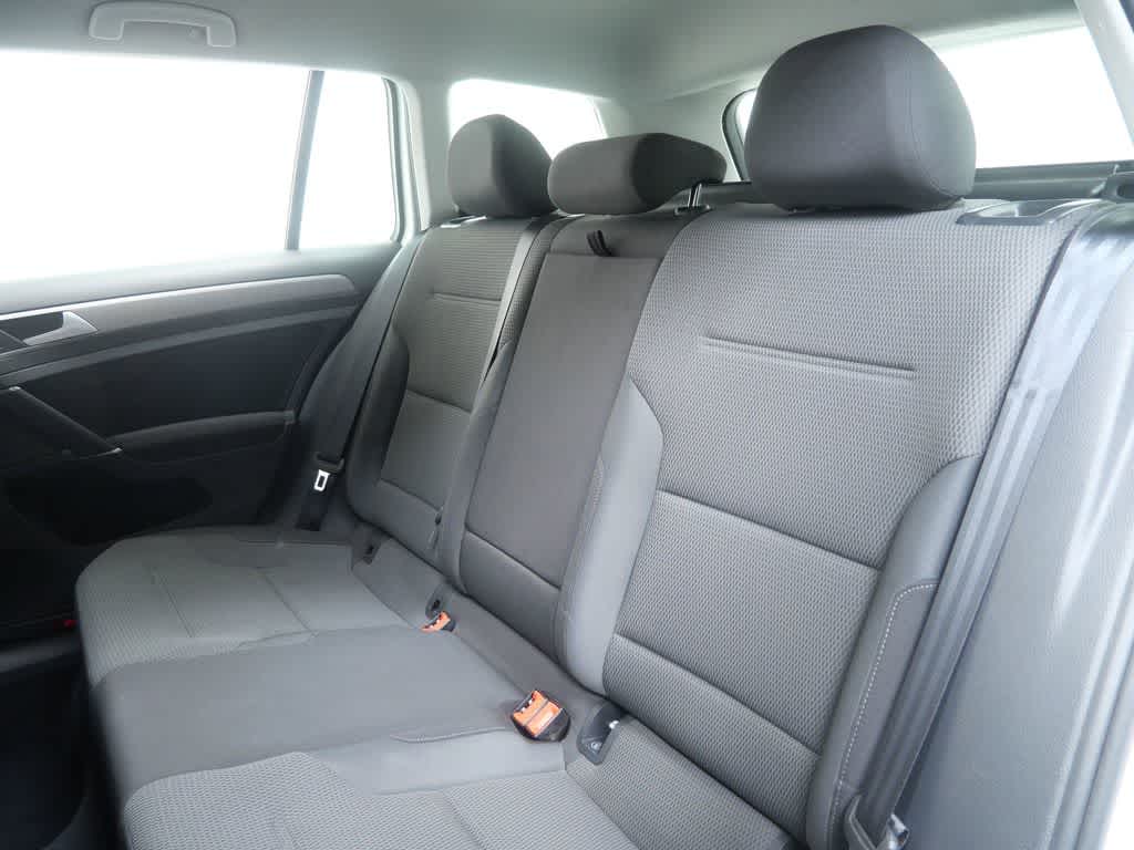 Thumbnail: 2017 Volkswagen e-Golf - 13