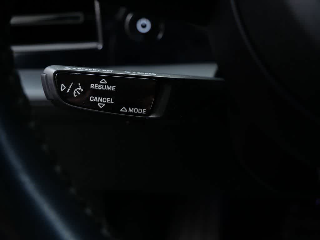 Thumbnail: 2021 Porsche Taycan - 19