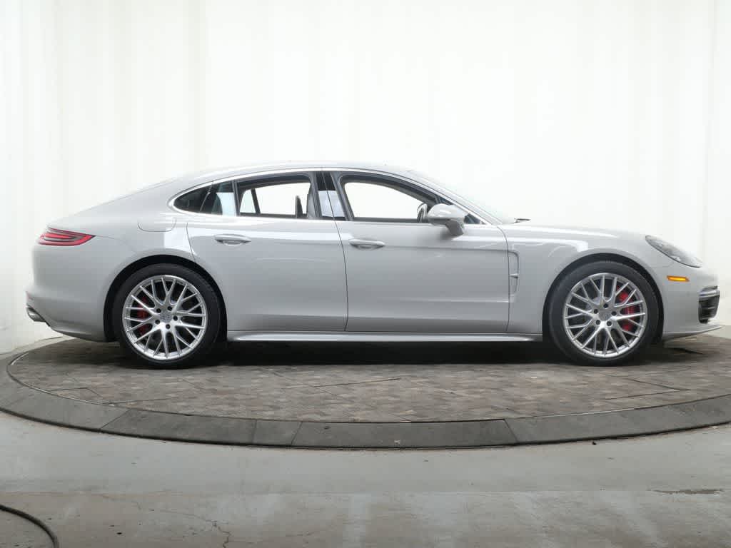 Thumbnail: 2017 Porsche Panamera - 8
