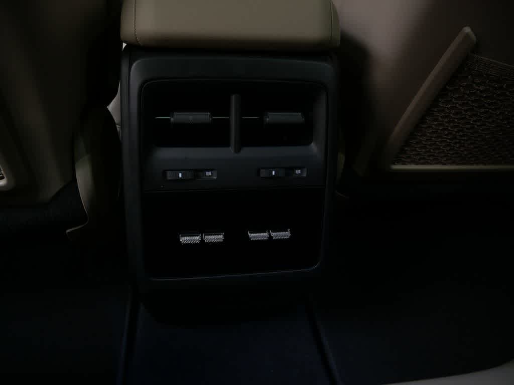 Thumbnail: 2026 Porsche Macan - 15