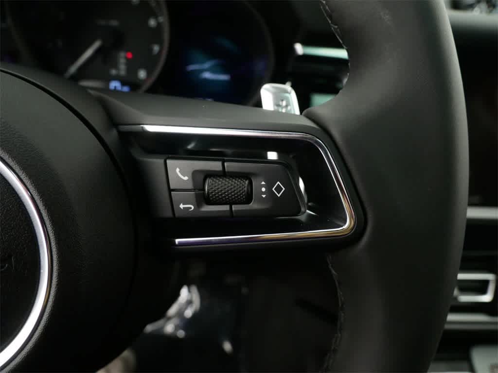 Thumbnail: 2025 Porsche Macan - 22