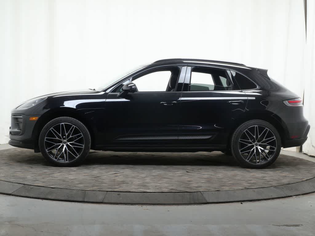 Thumbnail: 2024 Porsche Macan - 2