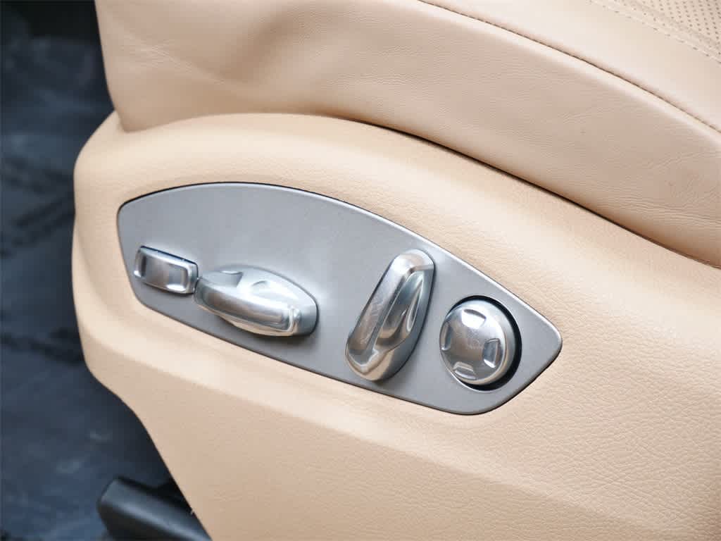 Thumbnail: 2025 Porsche Macan - 12