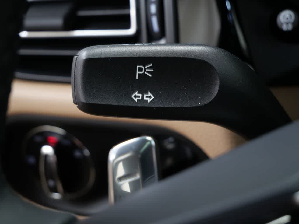 Thumbnail: 2025 Porsche Macan - 22