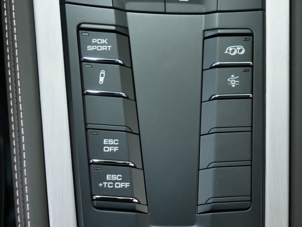 Thumbnail: 2023 Porsche 718 Cayman - 17