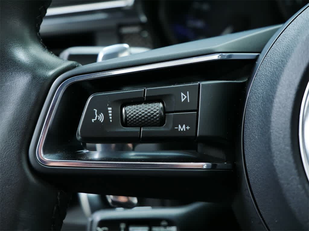 2025 Porsche Macan  19