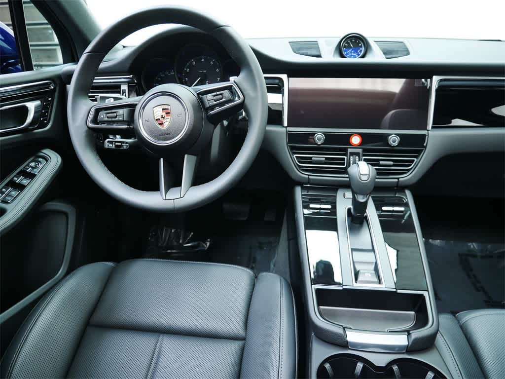 Thumbnail: 2025 Porsche Macan - 16