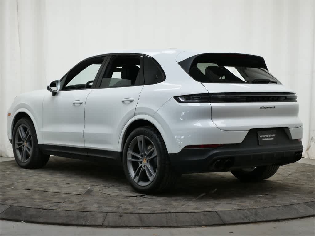Thumbnail: 2025 Porsche Cayenne - 3