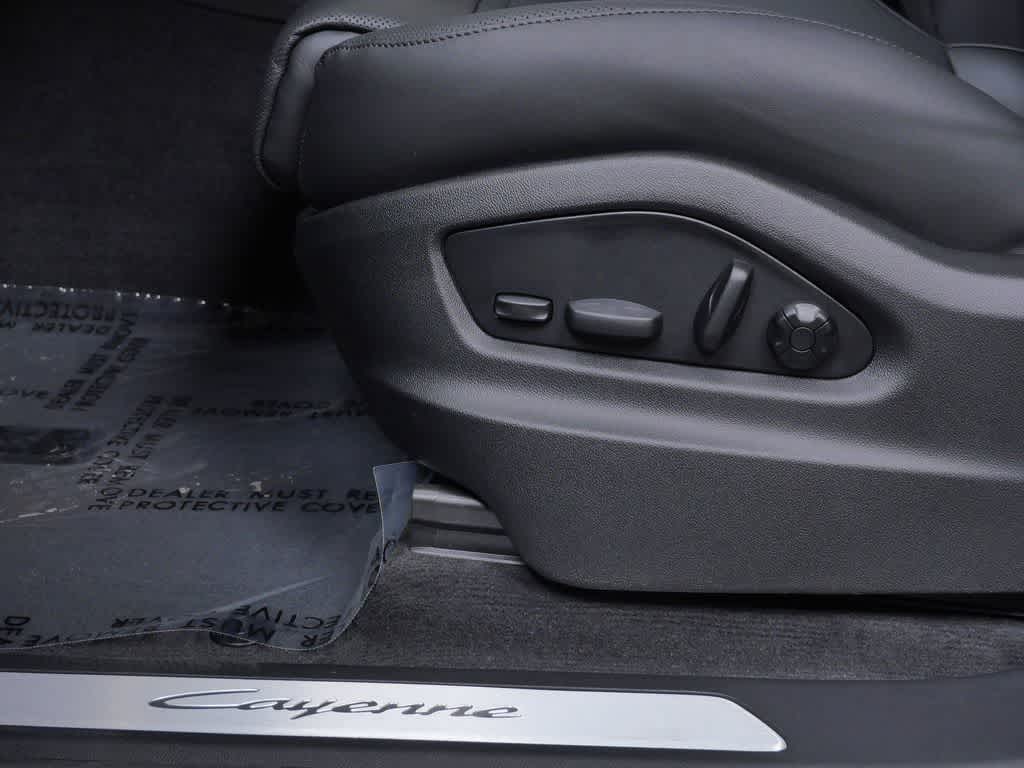 Thumbnail: 2026 Porsche Cayenne - 12