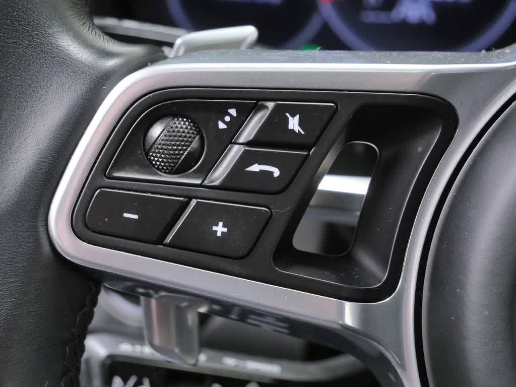 Thumbnail: 2023 Porsche Cayenne - 19
