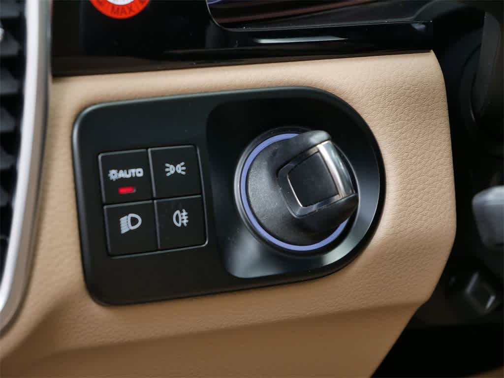 Thumbnail: 2022 Porsche Cayenne - 17