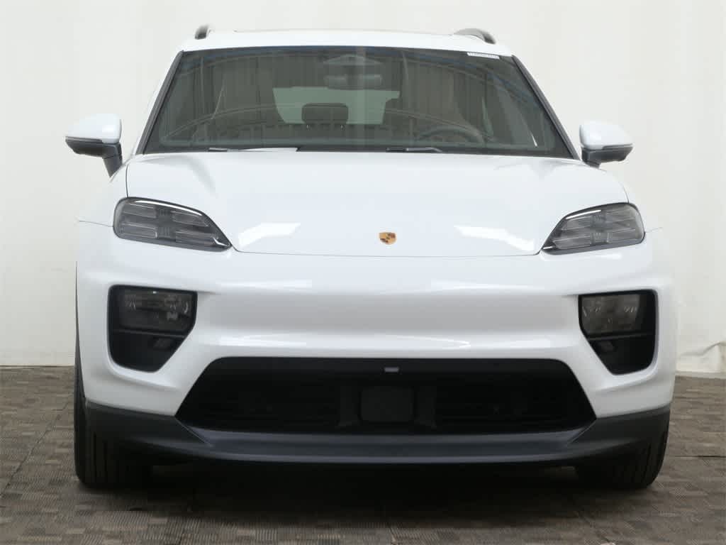 Thumbnail: 2026 Porsche Macan - 10