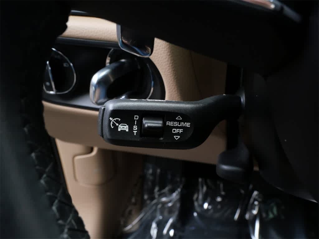 Thumbnail: 2024 Porsche Macan - 22