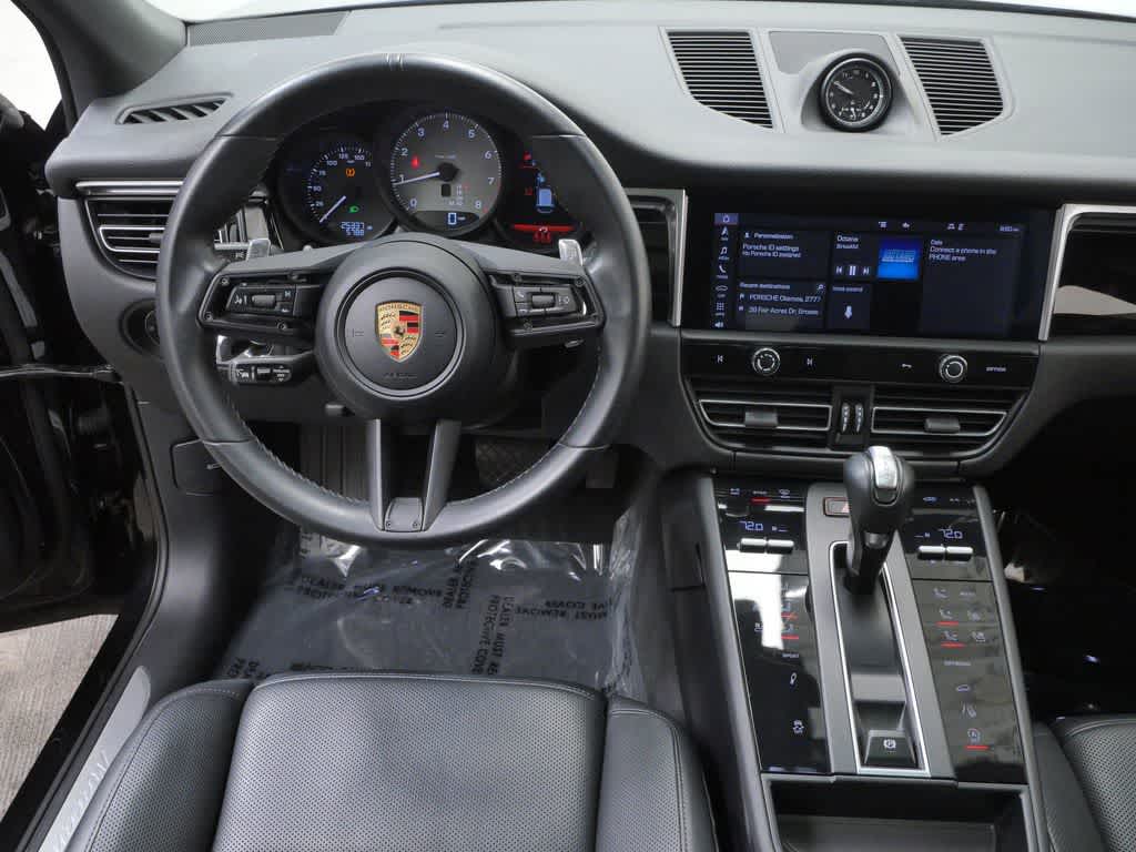 Thumbnail: 2023 Porsche Macan - 16
