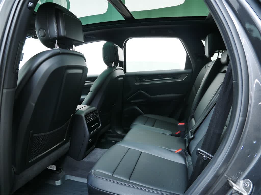 Thumbnail: 2025 Porsche Cayenne - 13