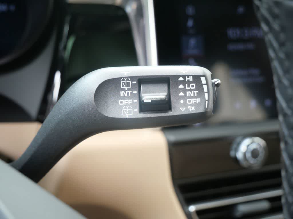 Thumbnail: 2025 Porsche Macan - 28