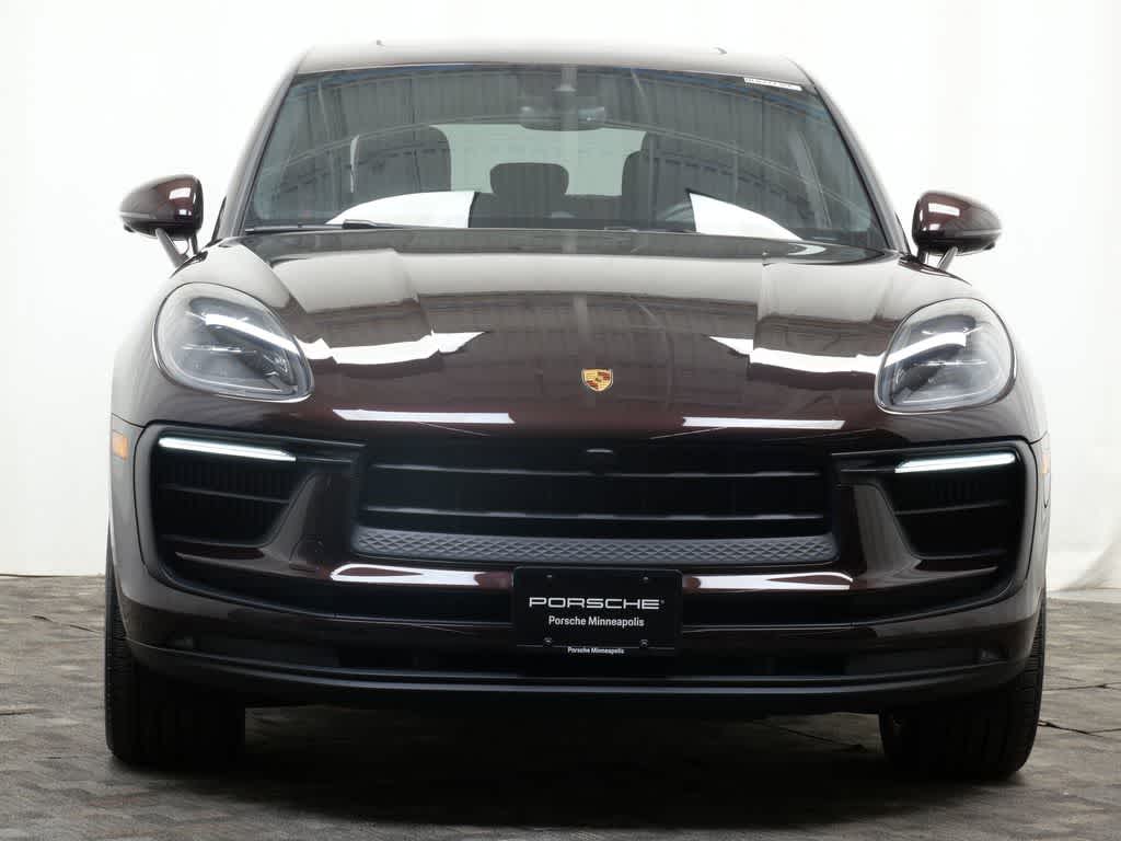 Thumbnail: 2022 Porsche Macan - 10