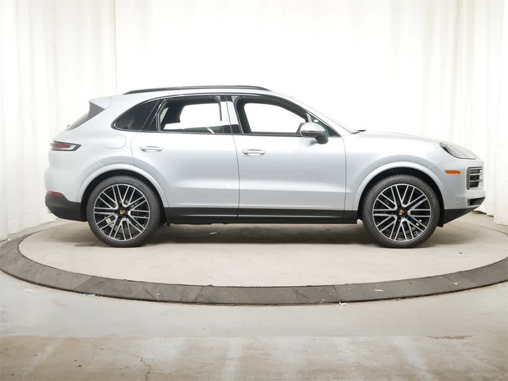 Thumbnail: 2024 Porsche Cayenne - 10