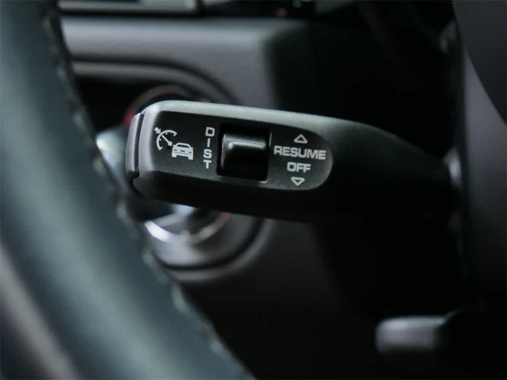 Thumbnail: 2023 Porsche Macan - 19